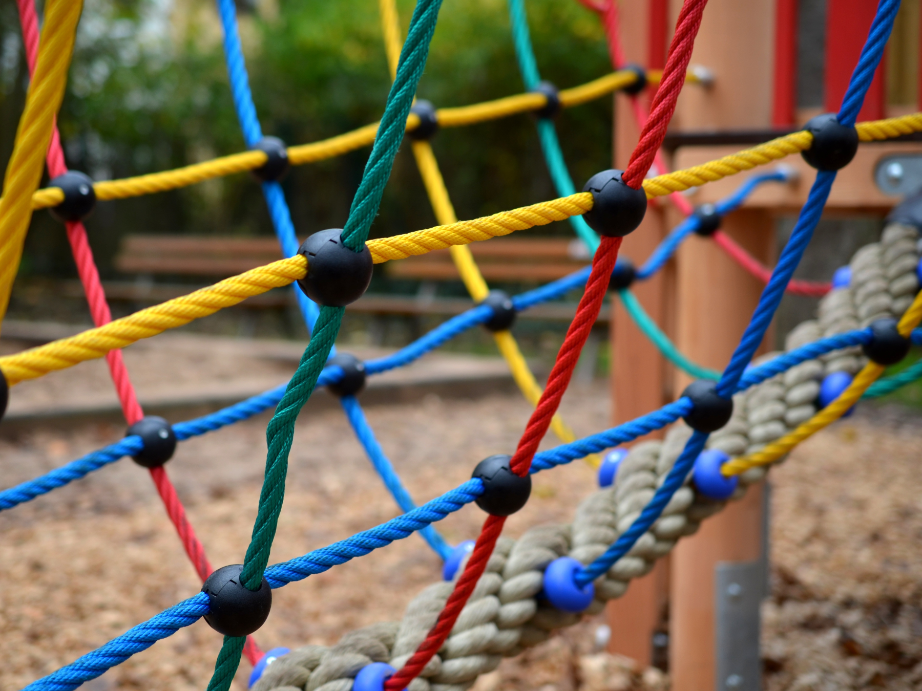 Aire de jeux pour enfants, skatepark et plateau multisports