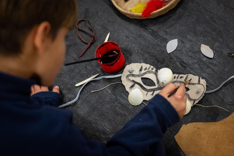 Atelier masque de sorcier.ère.s