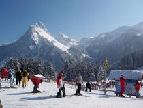 journée de ski dans notre station familiale de Bernex dent d'Oche, ski pour tous, du débutant au confirmer, équipée de canons neige, ESF