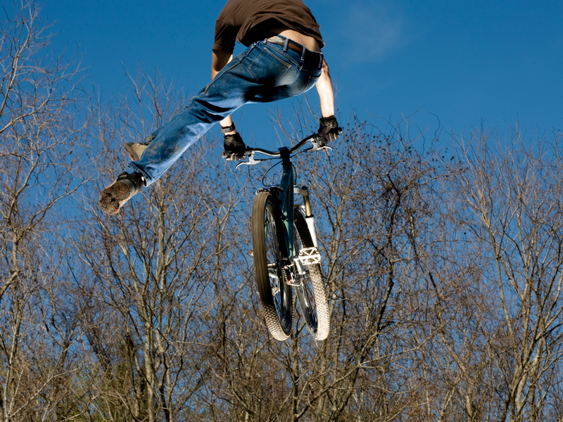 Starlight Bicycles Stunt Show_Marclopt