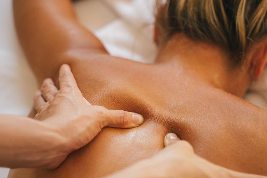 Massage aux Thermes de Neyrac-les-Bains en Ardèche : bons cadeaux Utilisable pendant 1 an pour toutes les prestations thermales (Boutique, Soins, Spa, Résidence, Esthétique, Aquagym…)