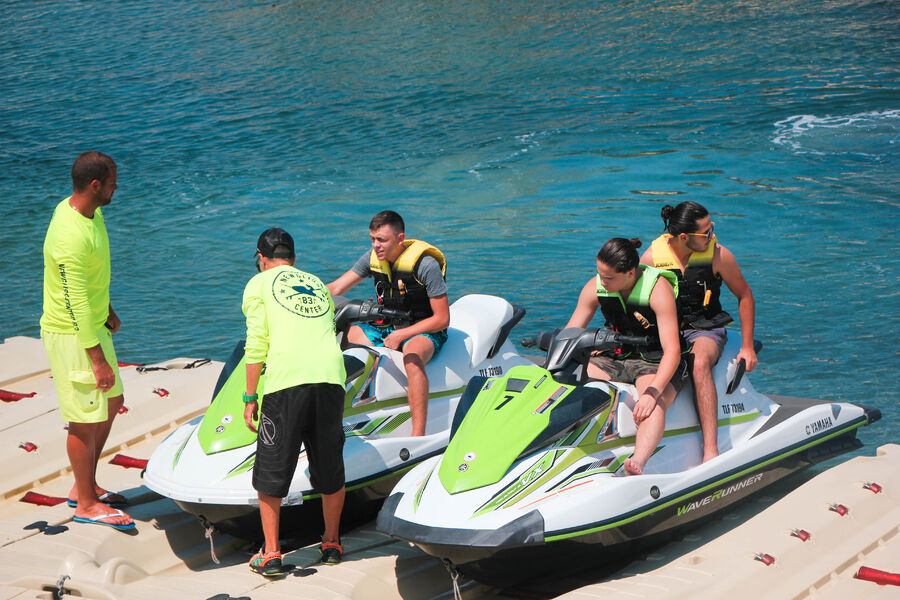 Randonnée découverte jet ski | Office de Tourisme de Saint-Cyr-sur-Mer Randonnée découverte jet ski