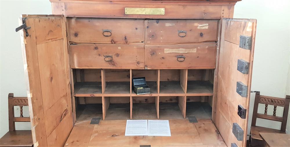 - © G.Nortier Enquête animée : L'armoire aux 8 serrures_Château-Ville-Vieille - © G.Nortier
