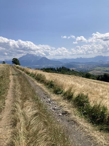 Le sentier de Comboursière direction Les Touches