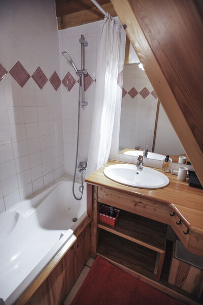 salle de bain 5 - © chalet mougel
