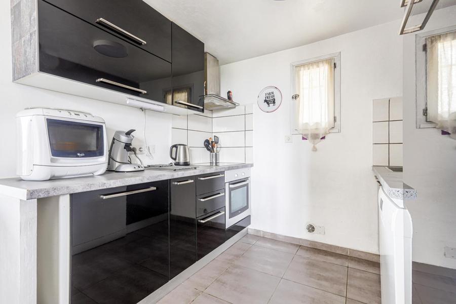 Gîte Le Clos du Noyer Renard-Cuisine équipée Frigo congélateur-La Gaude-Gîtes de France Alpes-Maritimes  