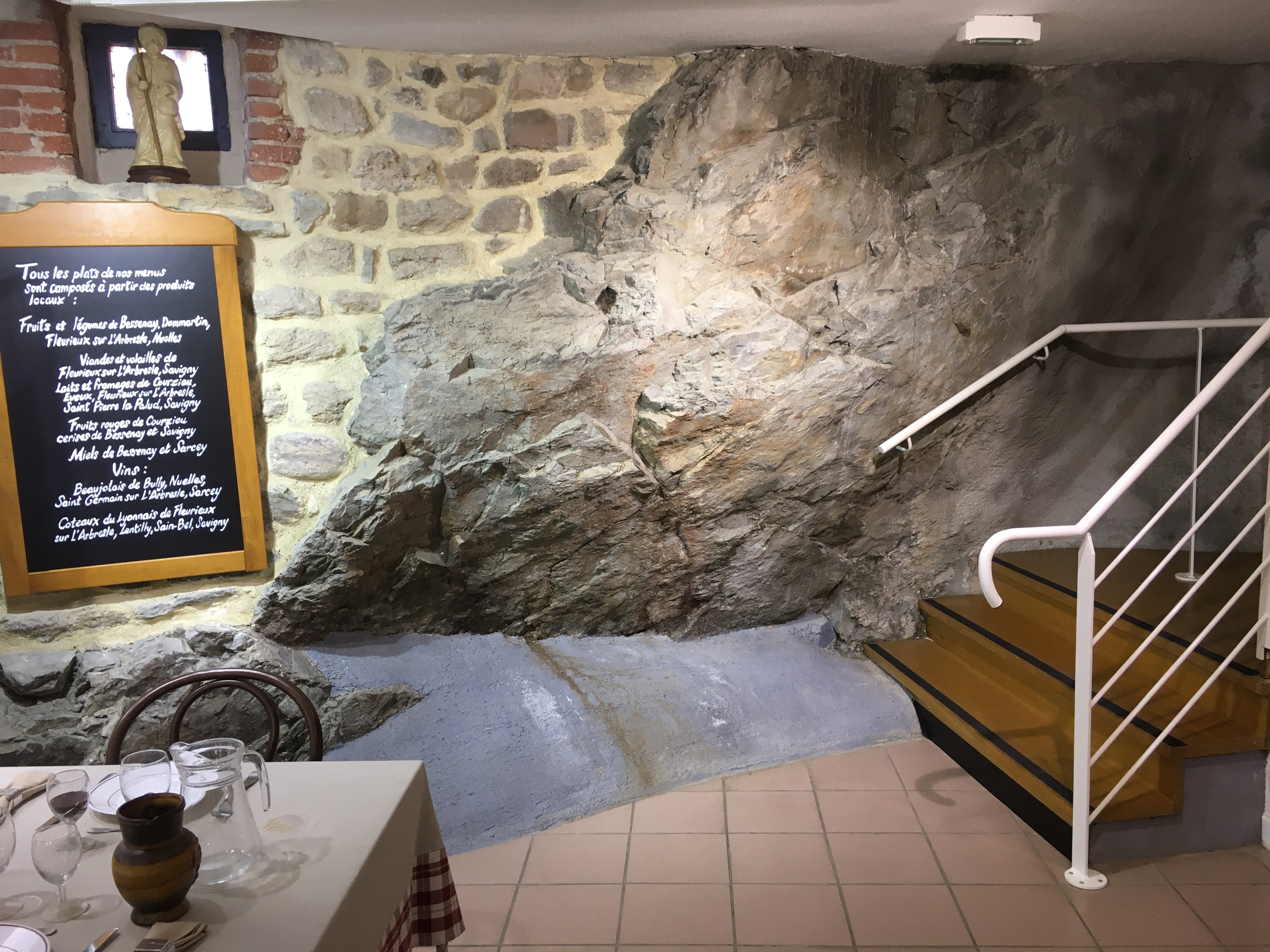 Gneiss d'Eveux à l'Espace Découverte du Pays de L'Arbresle