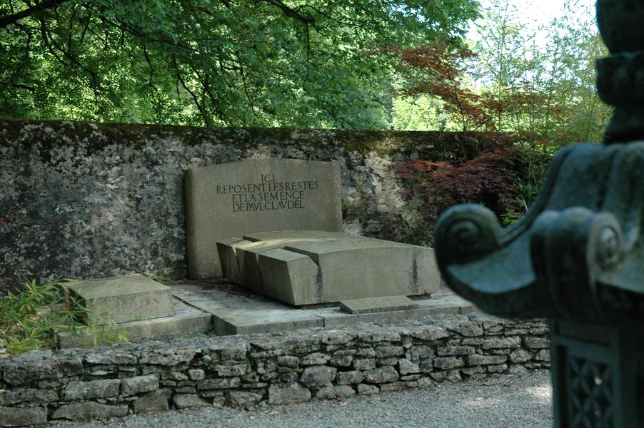 Tombe de Paul Claudel - Brangues - Balcons du Dauphiné
