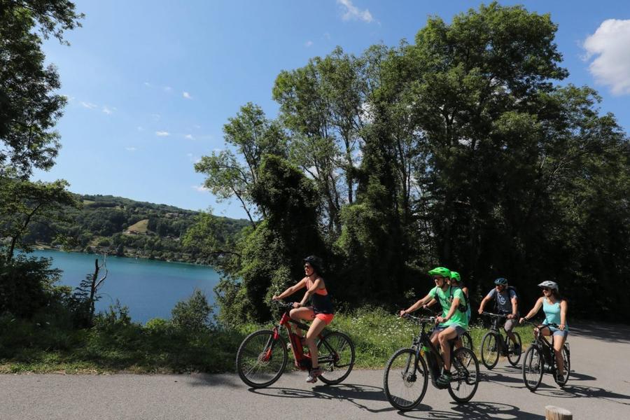 Velo_voie_verte_famille_lac_de_paladru_2019