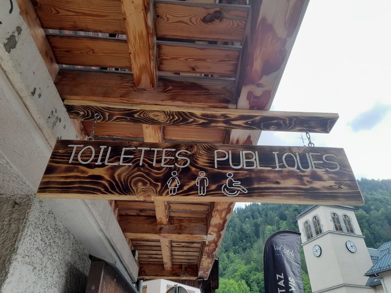 Panneau toilettes