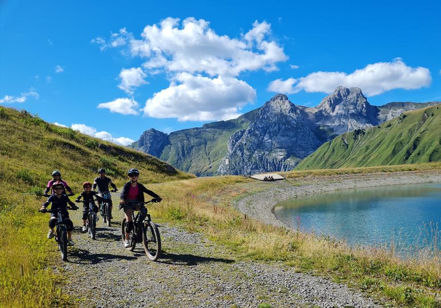 Pack famille VTT électrique : sortie encadrée