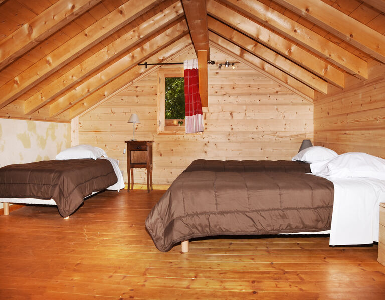 Chalet savoyard camping 3 étoiles le Champ Tillet