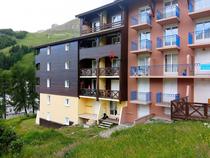 Vue de la résidence avec appartement au 2e étage avec balcon