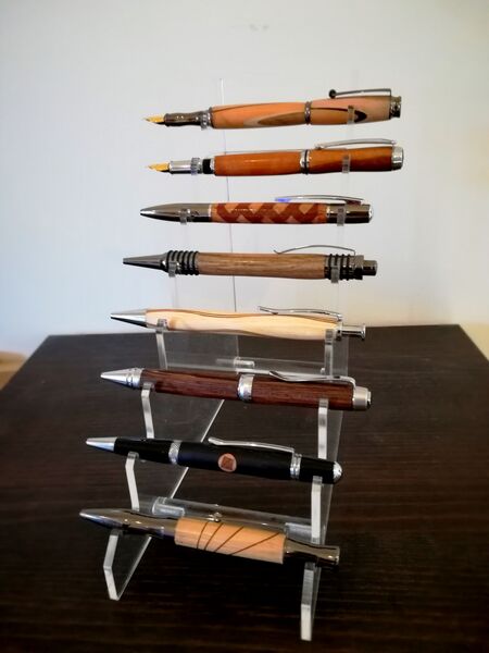Stylos bois réalisés par Yannick Montfollet