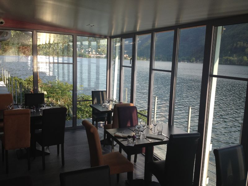 véranda au dessus du lac