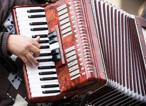 http://Les%20Vendredis%20For'Arte%20-%20Teddy%20Cadet%20accordéoniste