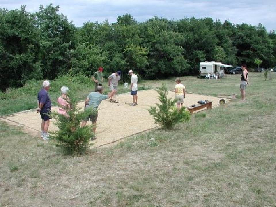 Le terrain de boules