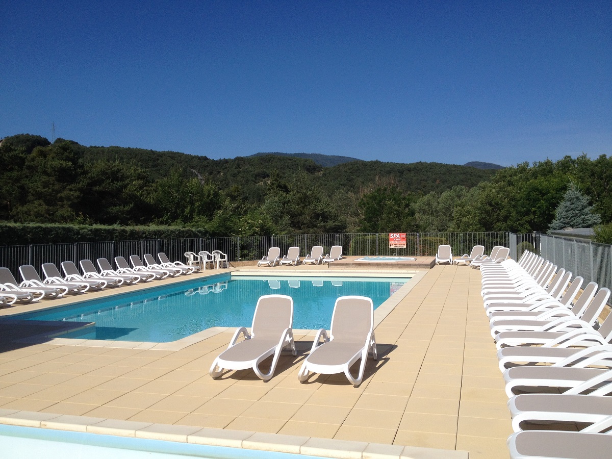 Piscine1 - Camping Le Serre du Lac