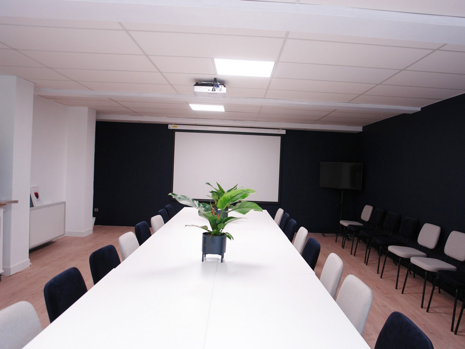 Brit Hotel Marseille Aéroport