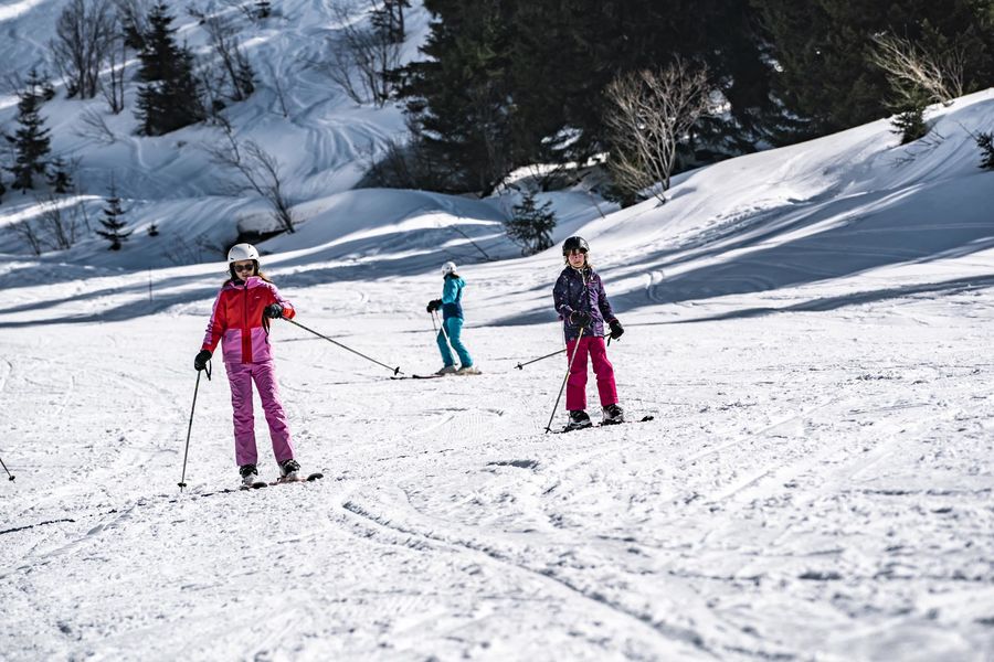 Family ski group lesson