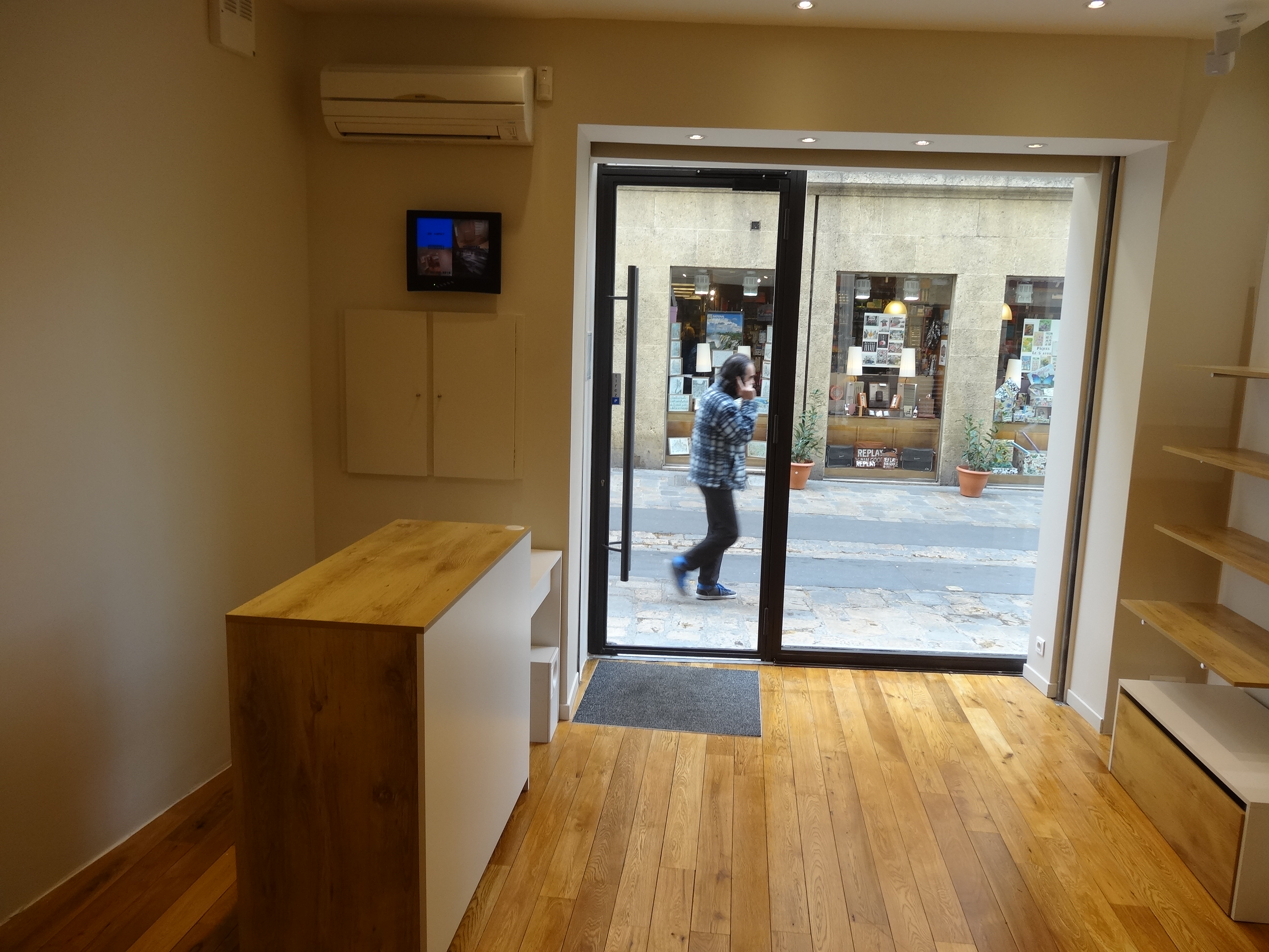 Boutique éphémère place de l'Hôtel de Ville - photo 5