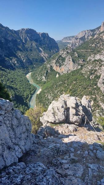 Sur la rive gauche du Verdon