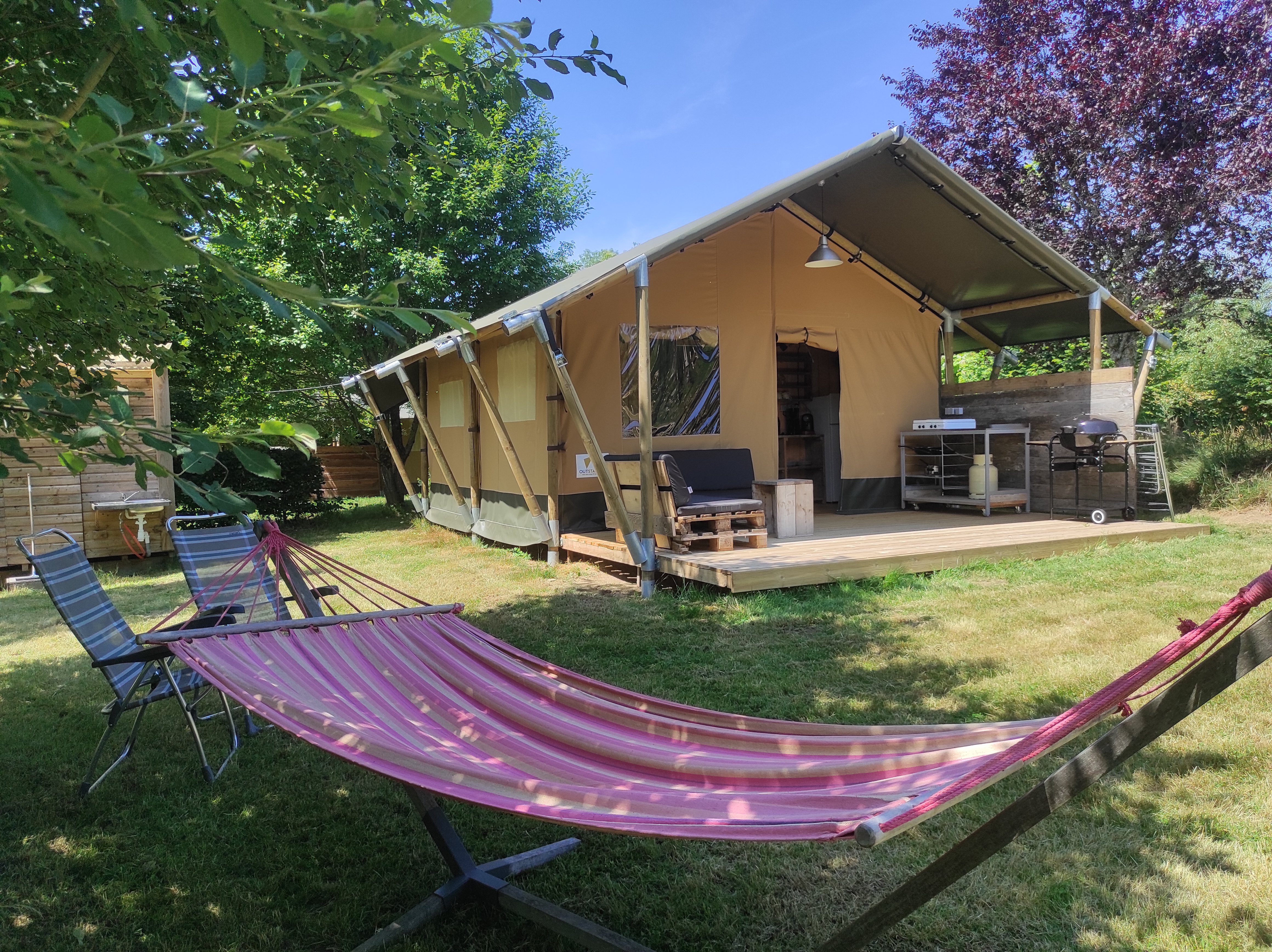 Tentes lodge au camping Domaine la Chabanne
