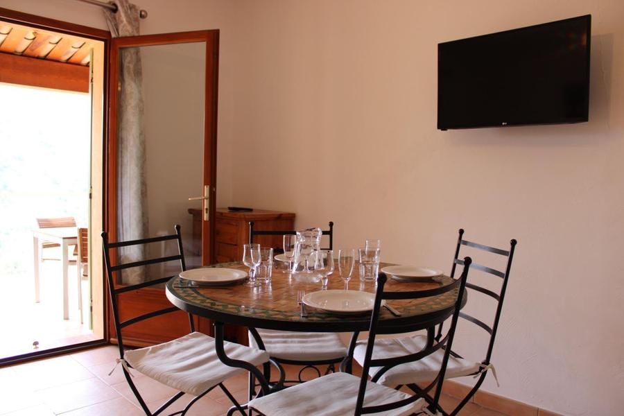 Gîte Le Brec d'Utelle-Coin repas-Utelle-Gîtes de France des Alpes-Maritimes