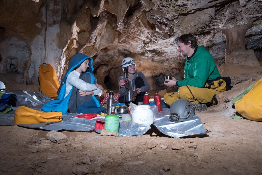 Immersion totale en bivouac souterrain