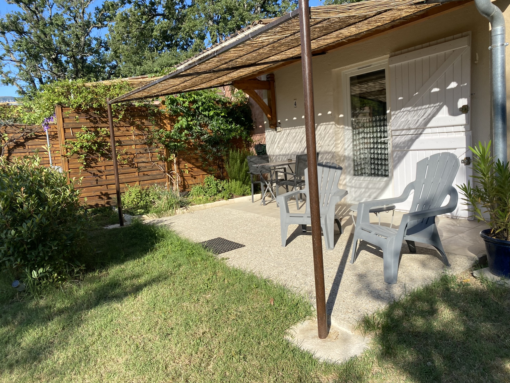 2bis. Terrasse sur jardin