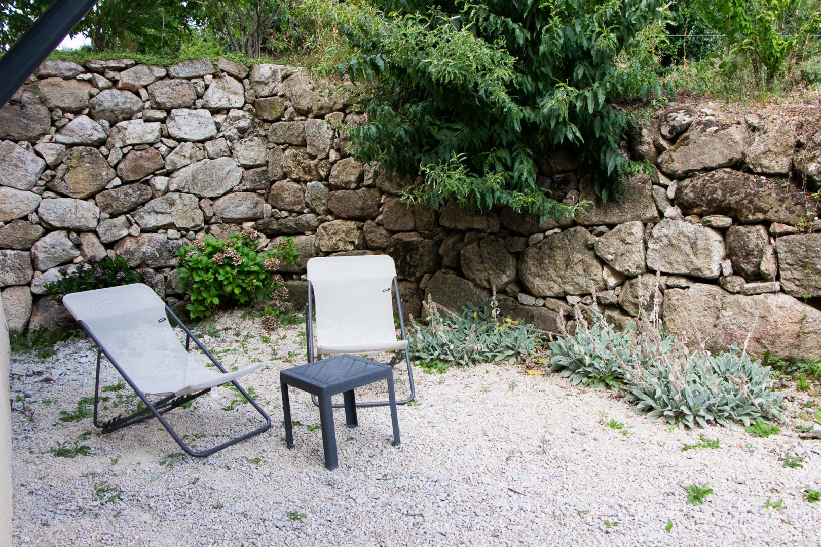A disposition, 4 chaises longues