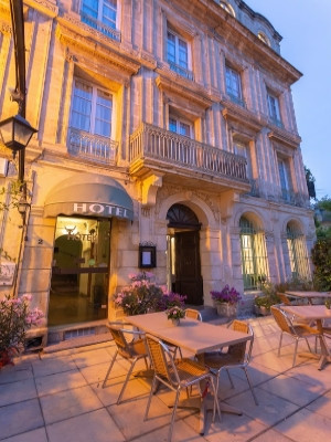 La Table de Manou  France Provence-Alpes-Côte d'Azur Bouches-du-Rhône Arles 13200