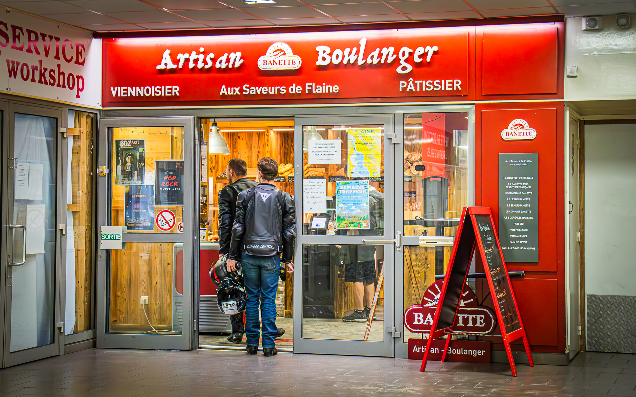 Summer frontage of the bakery