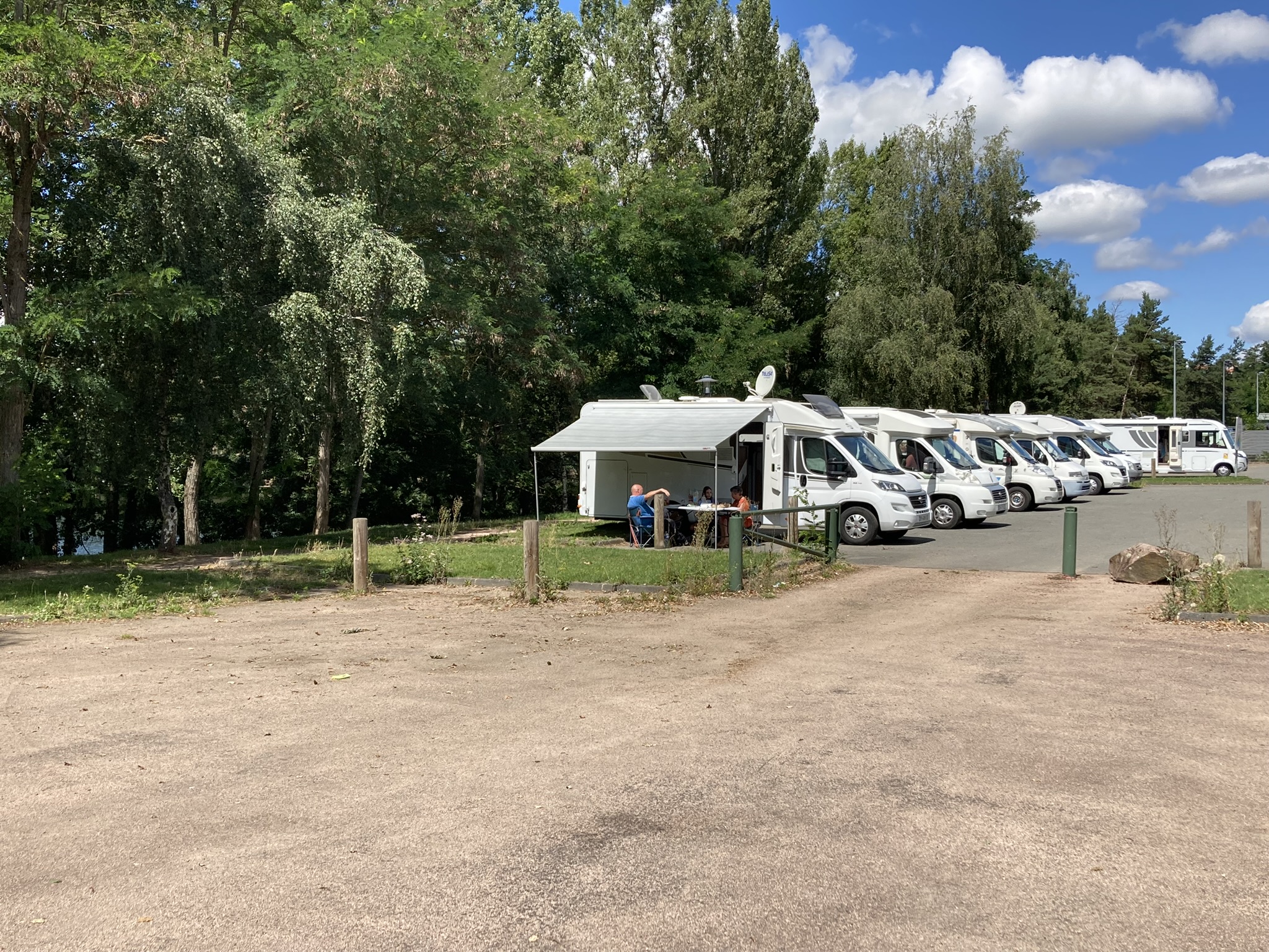Aire de services et de stationnement camping-cars