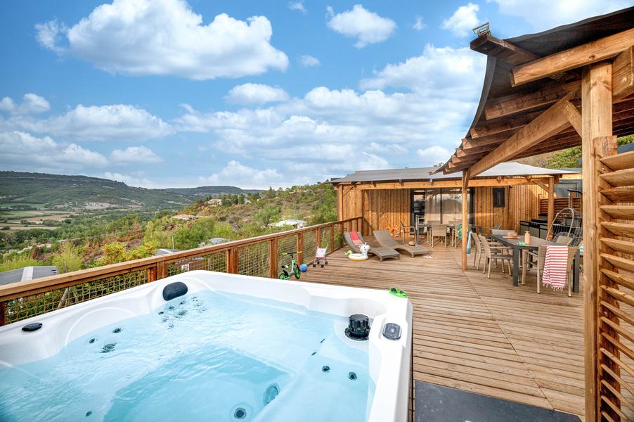 211_Camping_Ardeche_Ciela_Village_Domaine_le_Pommier_Hebergements_Ciela_Prestige_Tribu_6_Chambres_A1.jpg