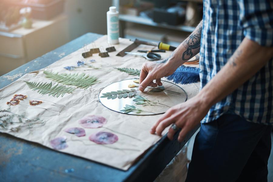 - © Envato elements Atelier herbier sur papier recyclé_Vars - © Envato elements