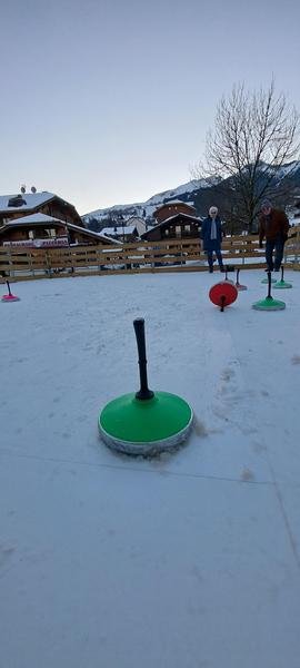 Plots d'eisstock, pétanque sur glace