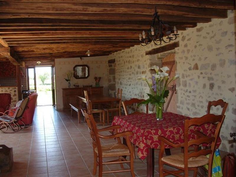 Gite Les Theilles à st Plaisir dans l'Allier en Auvergne