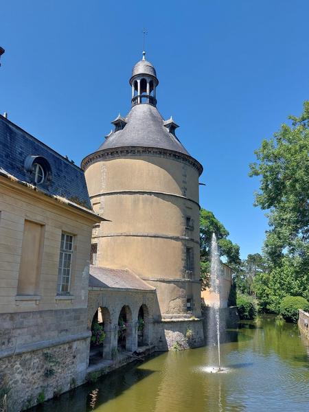 Visite du donjon et des communs_Sainte-Geneviu00e8ve-des-Bois