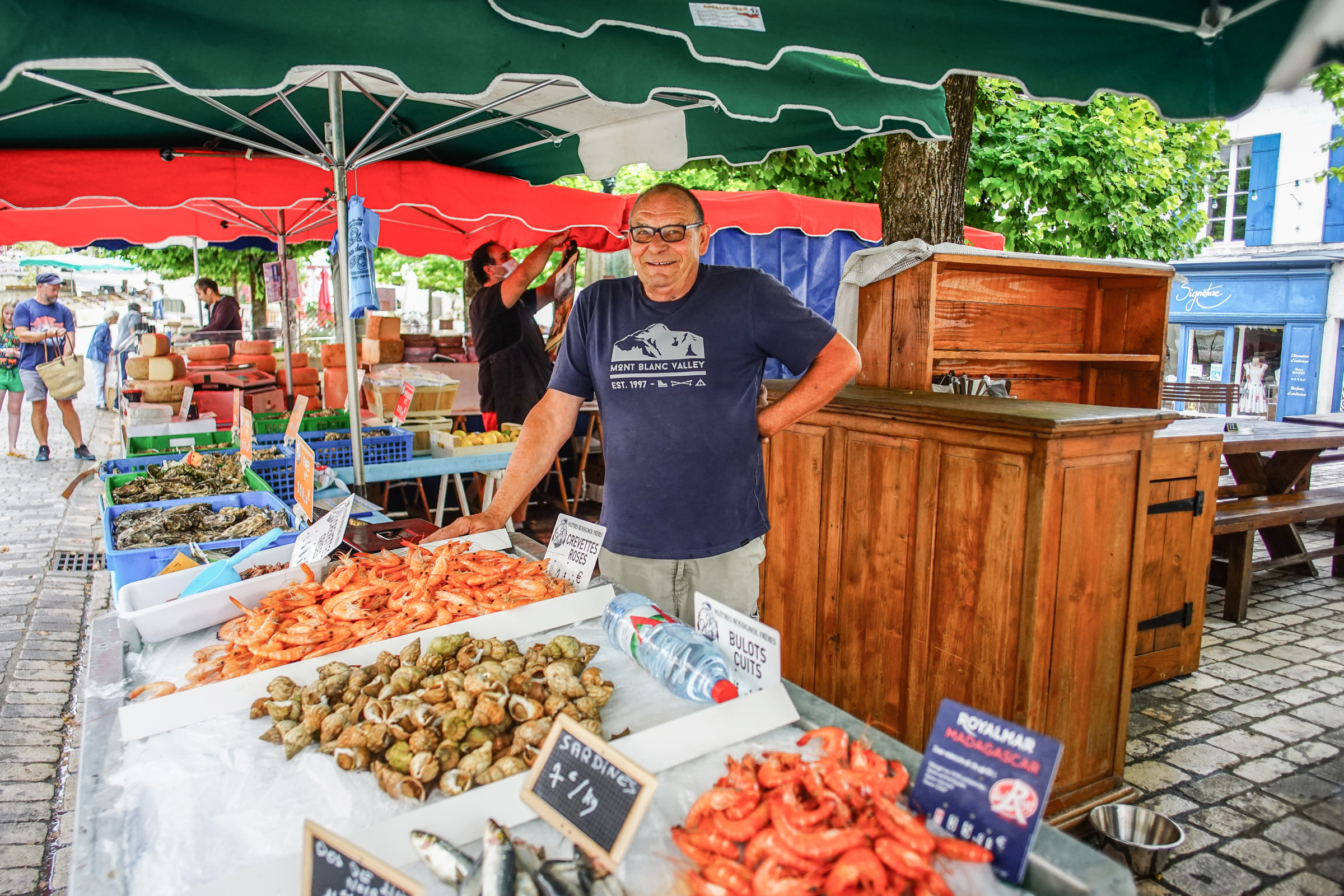 Marché hebdomadaire d'Aubeterre-sur-Dronne