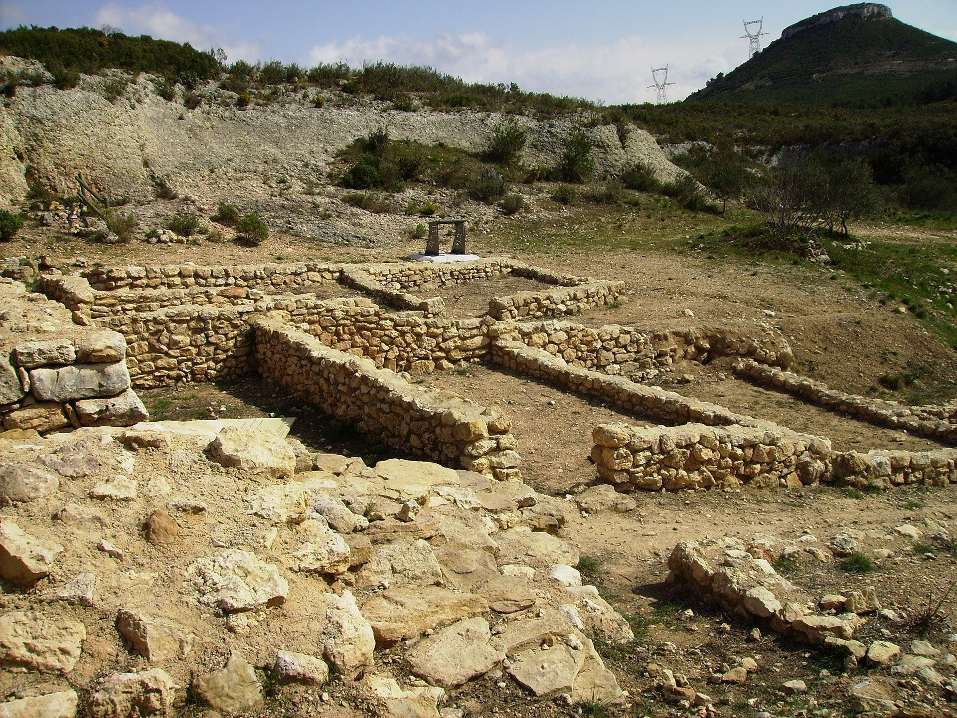 Oppidum de Roquepertuse, Velaux - photo 2