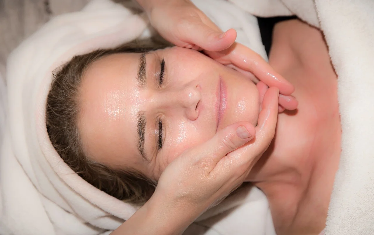 Massage impérial visage & crâne_Chatte