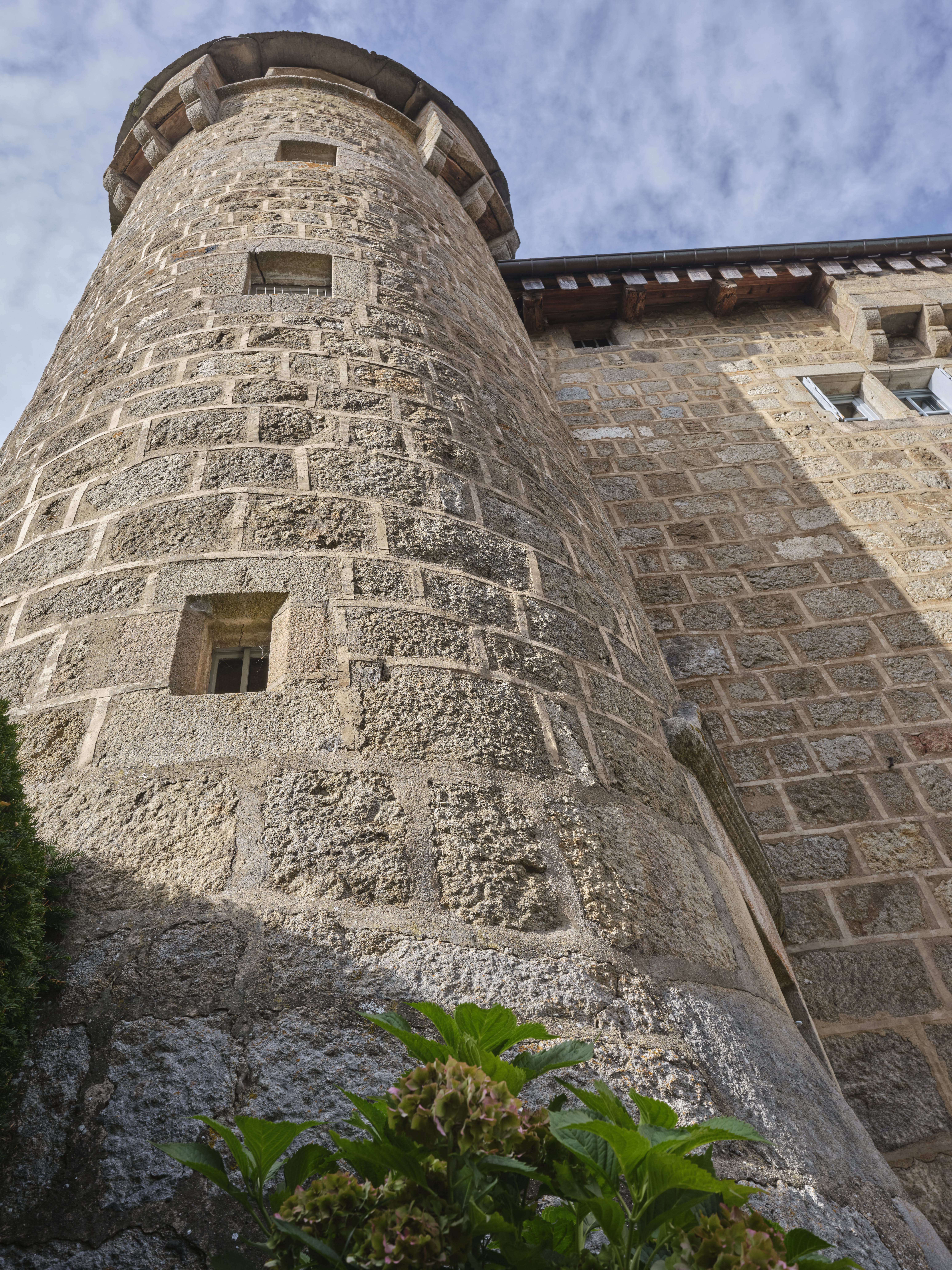 Découverte des maisons fortes