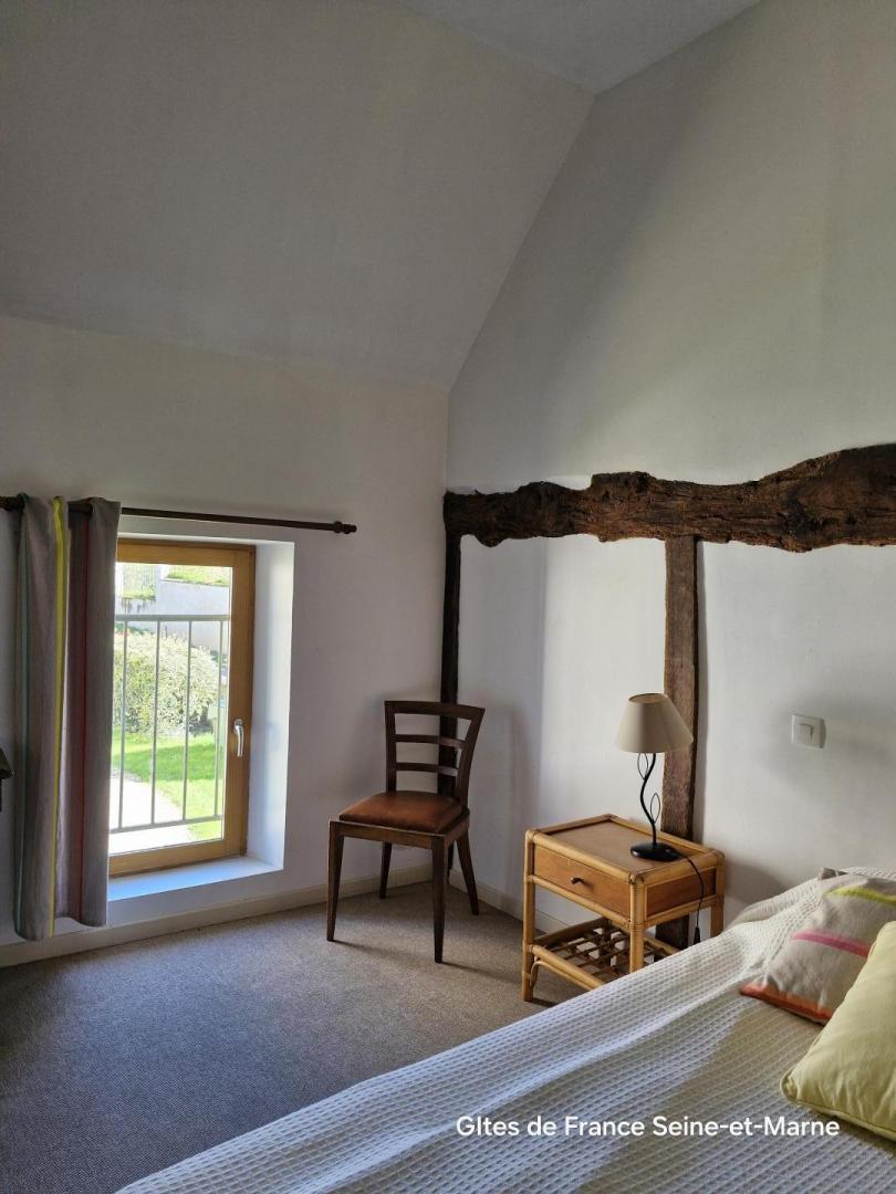 chambre du 1er étage
vue sur l'allée