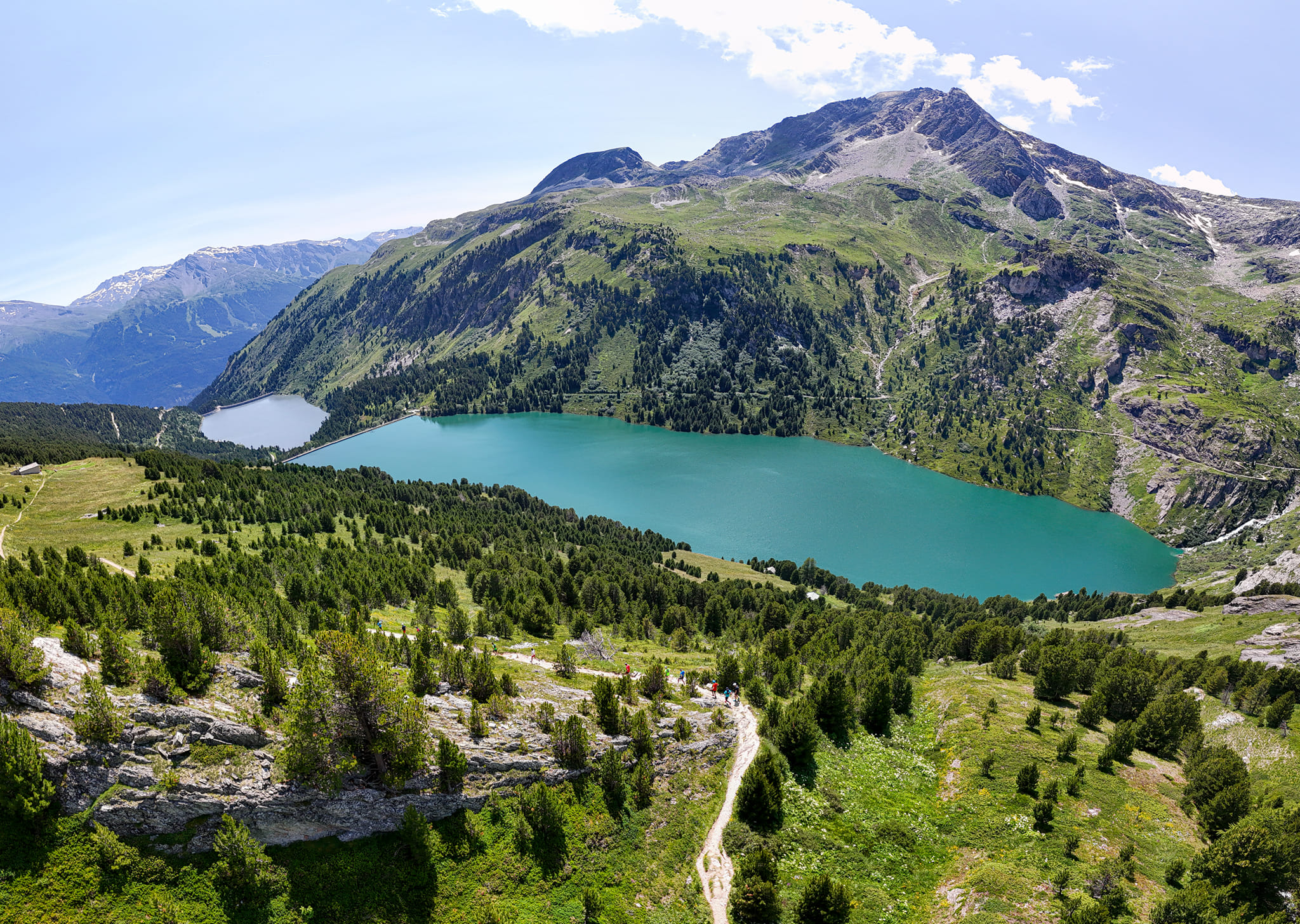 Parcours trail au-dessus des barrages