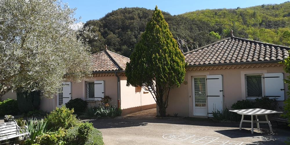 Tilleul (gîtes de Neyrac-les-Bains)