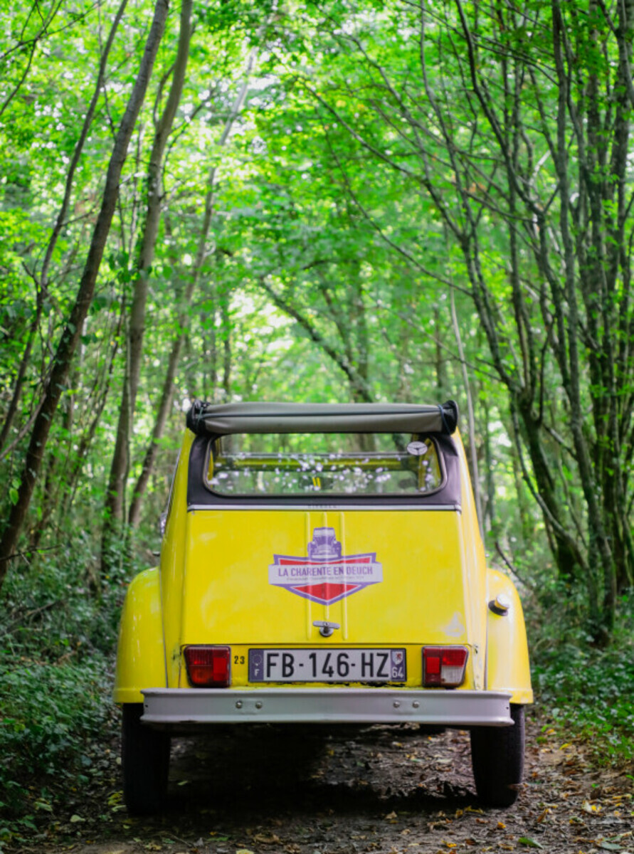 Balade en 2 CV avec la Charente en Deuch