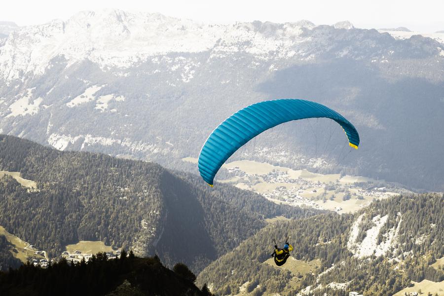 Paragliding school with Aravis Parapente