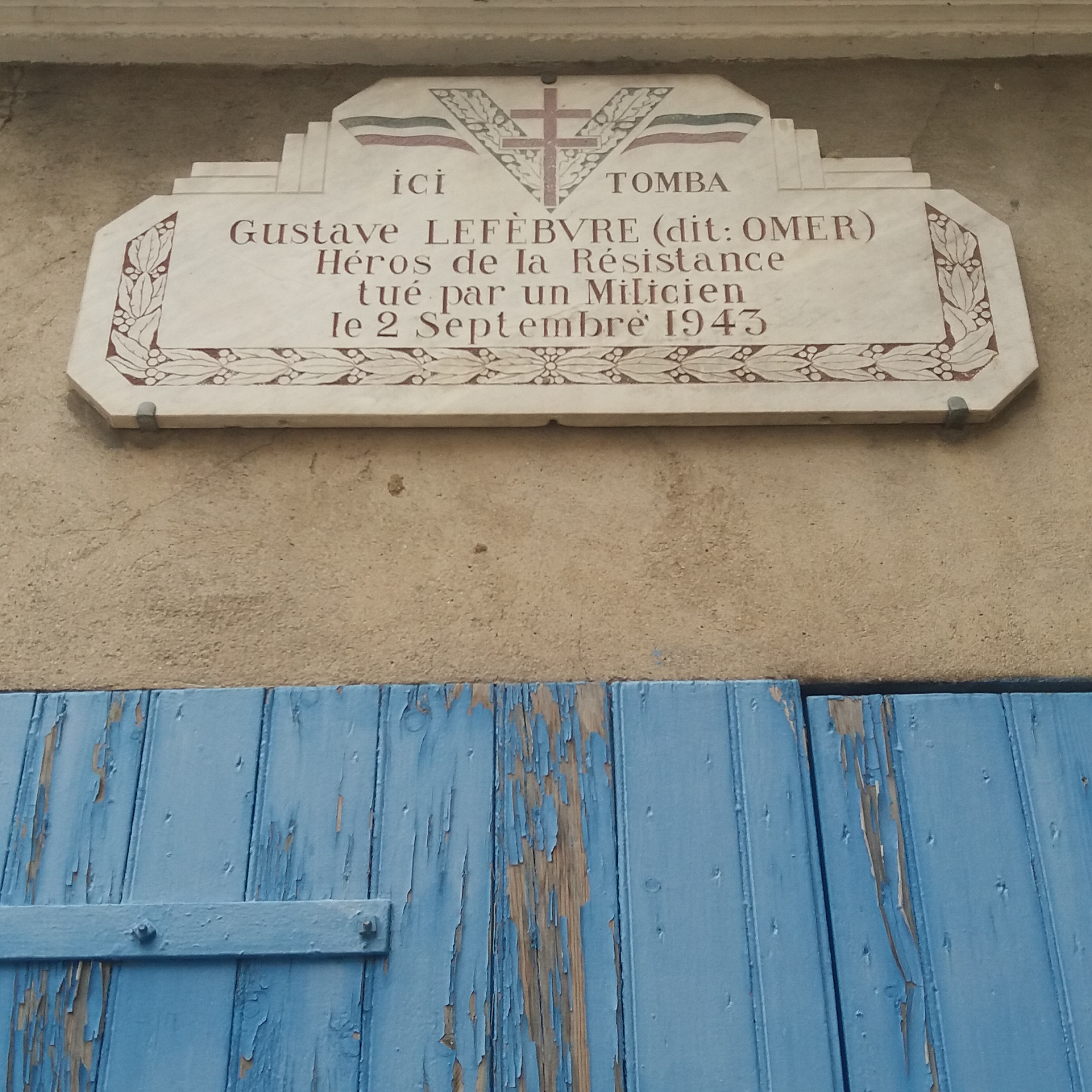 Plaque à la mémoire d'Omer