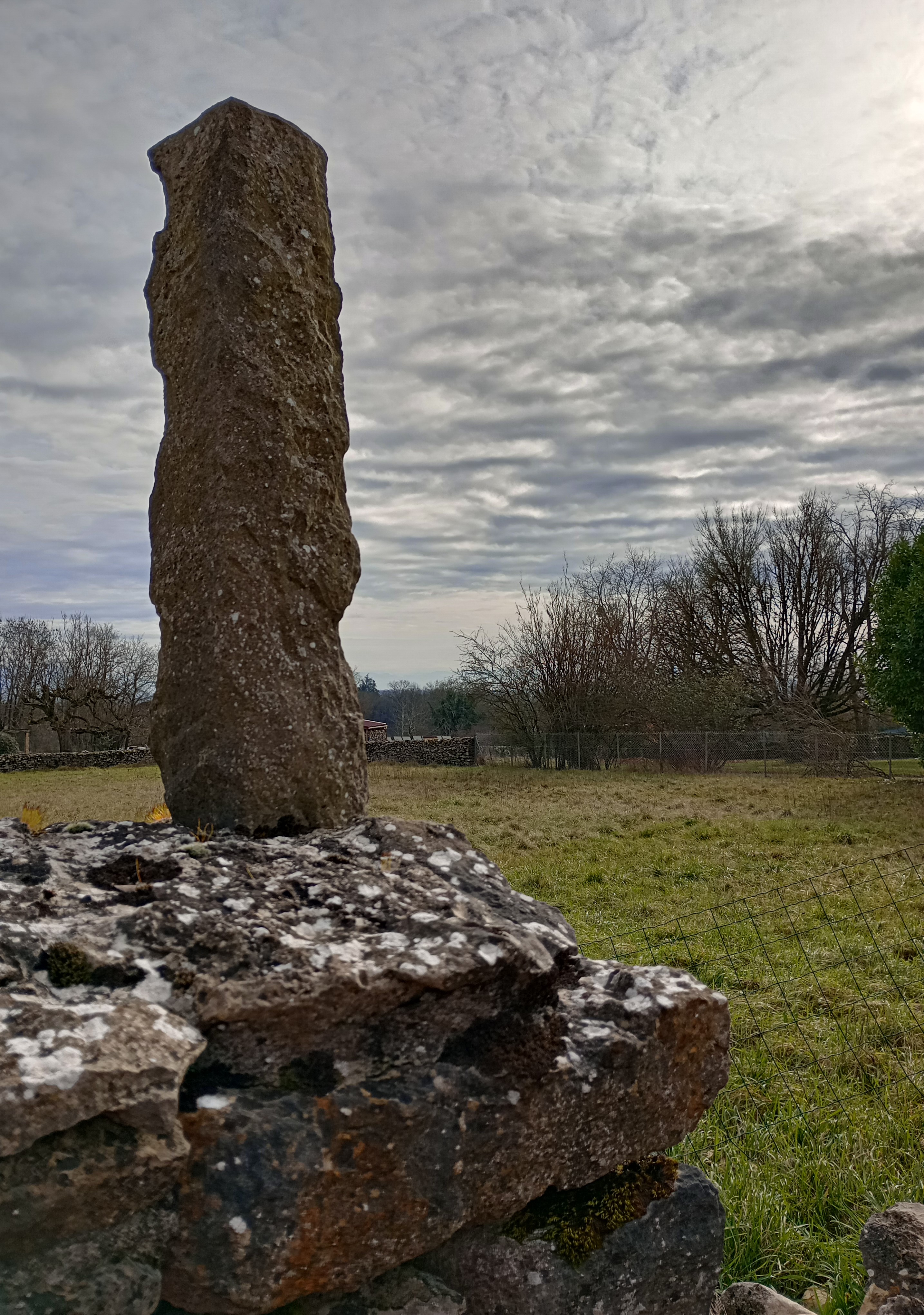 Au pays de la pierre, tour de Parmilieu  par le sentier des bigues